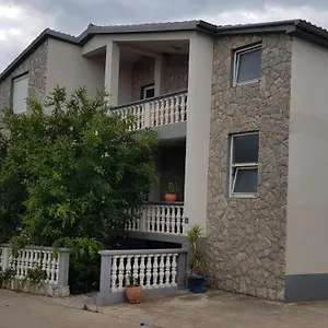https://apartman-suzana-bibinje.hotelinzadar.com