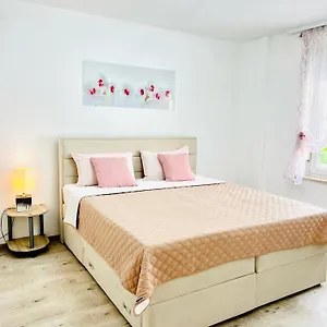 https://apartment-a6.primorje-gorskikotar.com