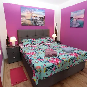 https://loren.pula-hotels.org