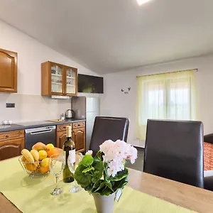 https://apartments-ines-pula.pula-hotels.org