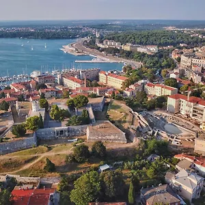 https://candlers-old-town-apartments.pula-hotels.org