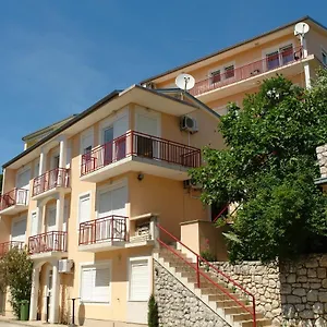https://apartment-ani-10.primorje-gorskikotar.com