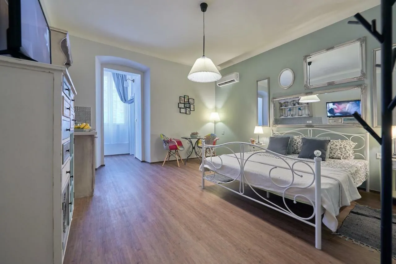 Old City Romanitic Studios 1 With Free Private Parking Pula Appartement